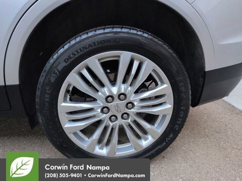 Used 2018 Cadillac XT5 Premium Luxury FWD image 32