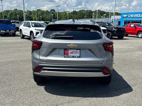 New 2025 Chevrolet Trax LT w/ Driver Confidence Package image 5