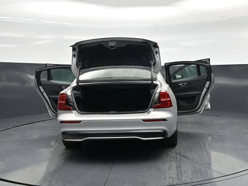 Used 2024 Volvo S60 B5 Core FWD image 31