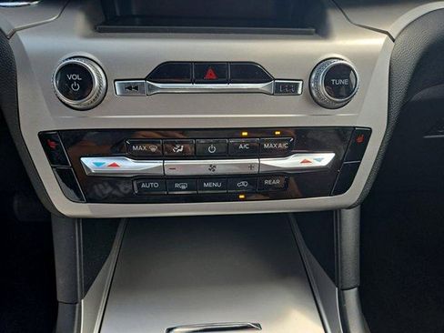 Certified 2022 Ford Explorer XLT AWD/4WD image 20