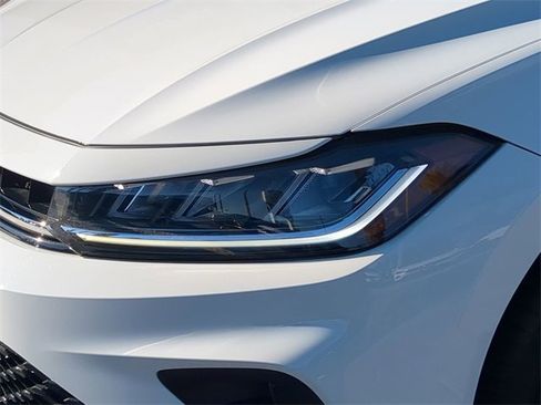 Certified 2025 Volkswagen Jetta Sport image 7