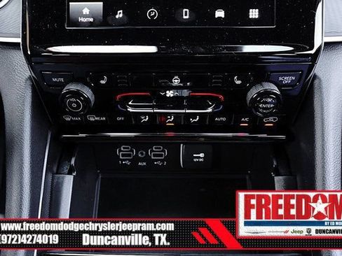 Used 2025 Jeep Grand Cherokee Altitude AWD/4WD image 23