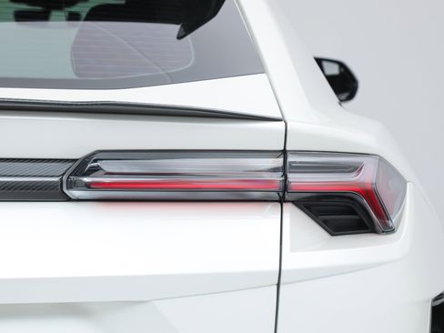 Used 2023 Lamborghini Urus Performante image 15