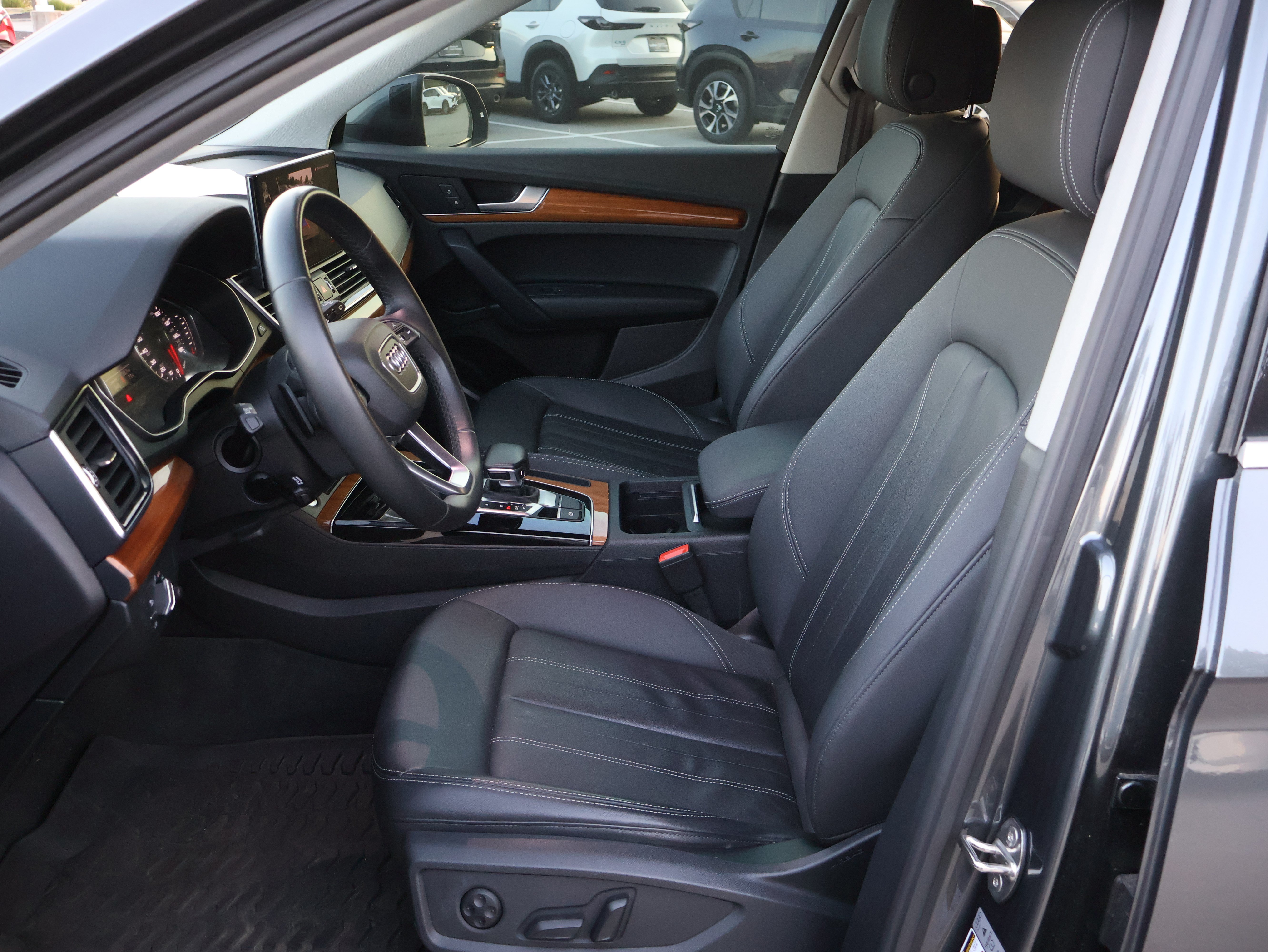 Used 2022 Audi Q5 2.0T Premium w/ Convenience Package AWD/4WD image 18