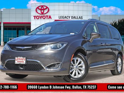 Used 2019 Chrysler Pacifica Touring-L w/ Advanced Safetytec Group