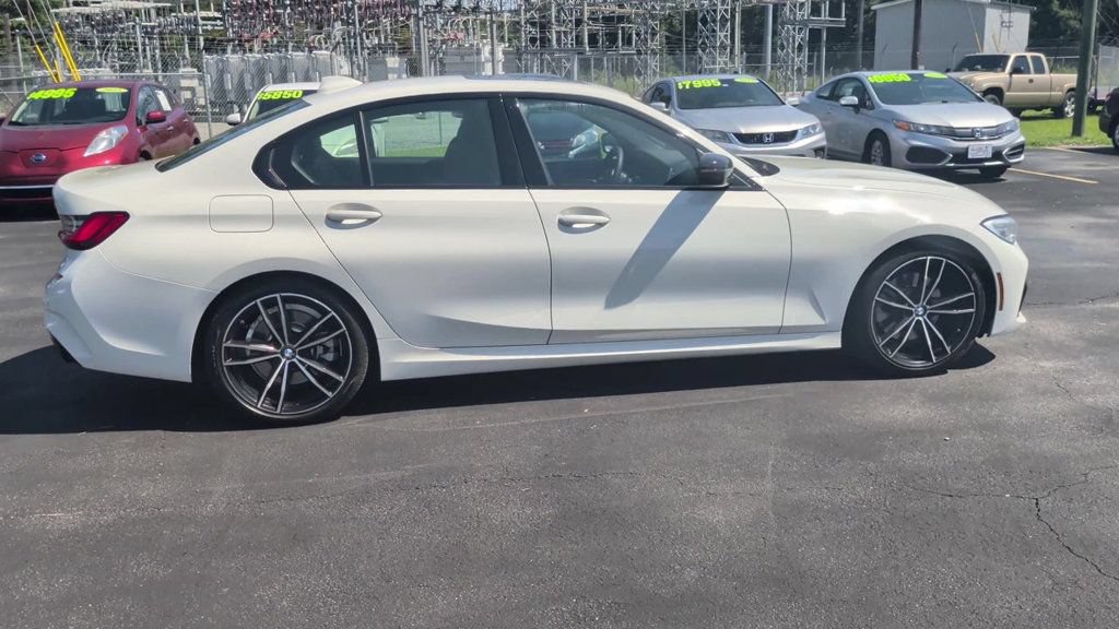 Used 2021 BMW 330i Sedan w/ M Sport Package RWD image 9