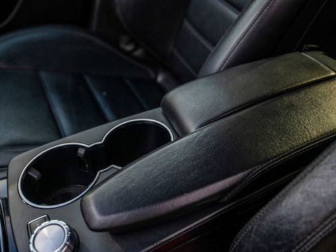 Used 2013 Mercedes-Benz C 63 AMG Sedan image 27