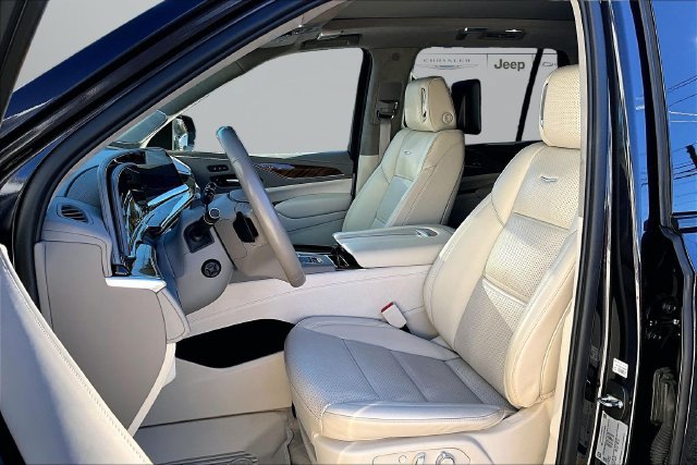Used 2024 Cadillac Escalade Sport Platinum w/ LPO, ONYX Package AWD/4WD image 21