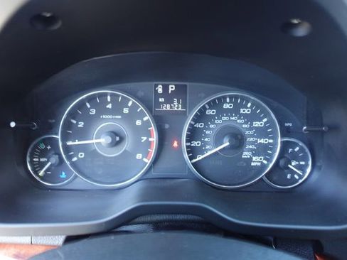 Used 2012 Subaru Outback 3.6R Limited image 15