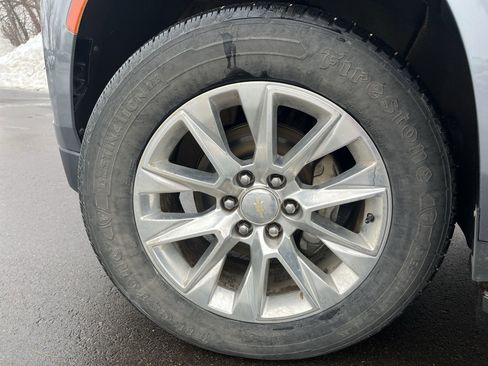 Used 2021 Chevrolet Tahoe Premier w/ Premium Package image 18