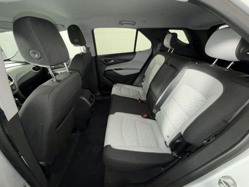 Used 2020 Chevrolet Equinox LS w/ LS Convenience Package image 24