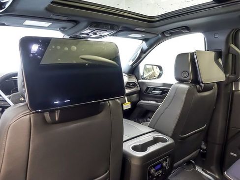 New 2026 Chevrolet Suburban Premier AWD/4WD image 12