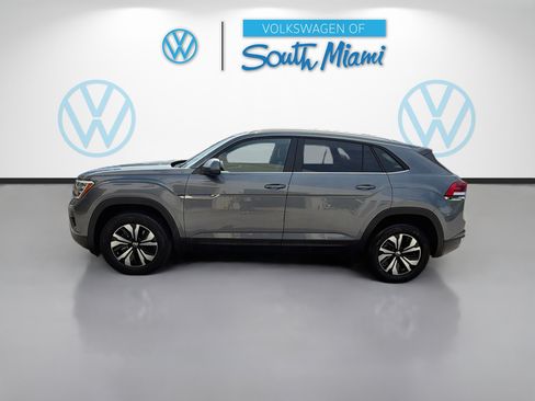 Certified 2024 Volkswagen Atlas Cross Sport SE FWD image 4