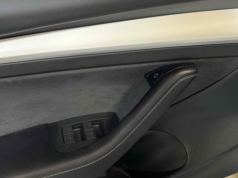 Used 2023 Tesla Model 3 Standard Range image 77