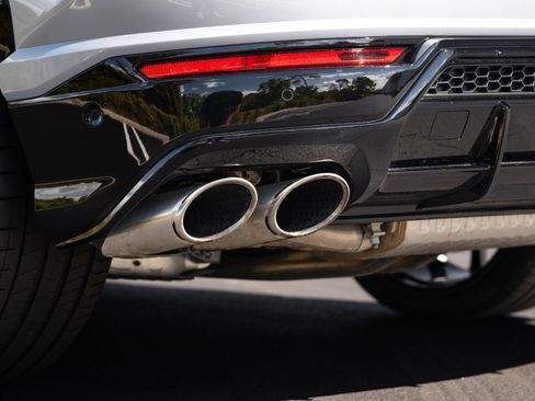 Used 2022 Lamborghini Urus image 25