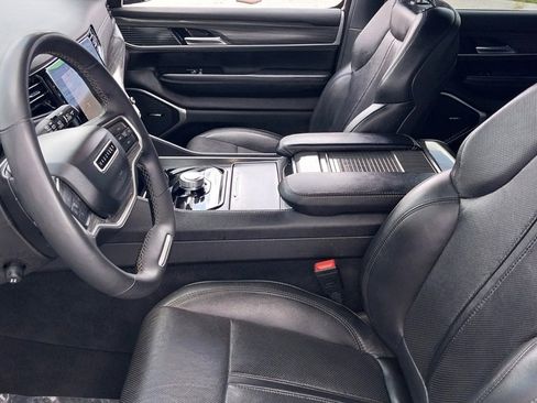 Used 2023 Jeep Wagoneer L Series II image 23