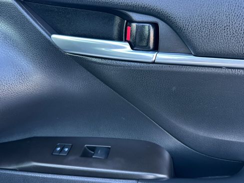 Used 2021 Toyota Camry LE image 20