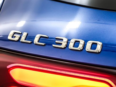 Used 2025 Mercedes-Benz GLC 300 image 9