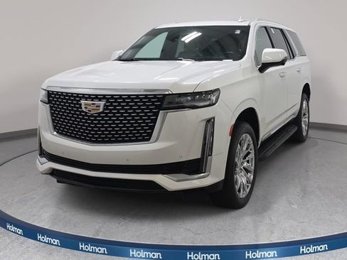 Used 2024 Cadillac Escalade Premium Luxury AWD/4WD image 3