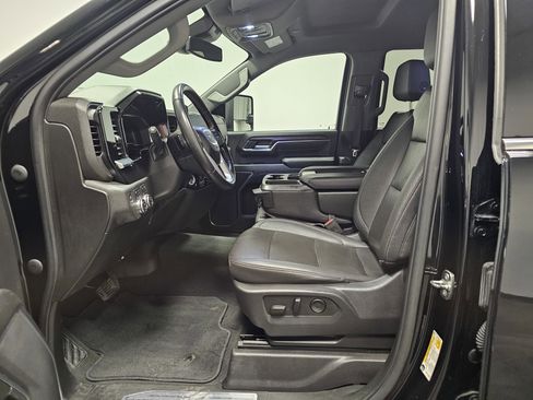 Used 2024 GMC Sierra 2500 SLT image 15