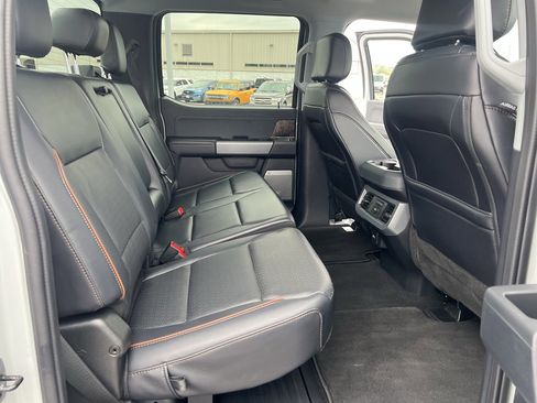 Used 2025 Ford F350 Lariat image 13