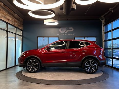 Used 2019 Nissan Rogue Sport SL image 6