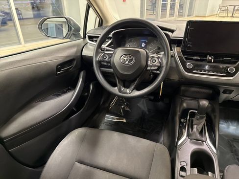 Used 2024 Toyota Corolla LE image 18