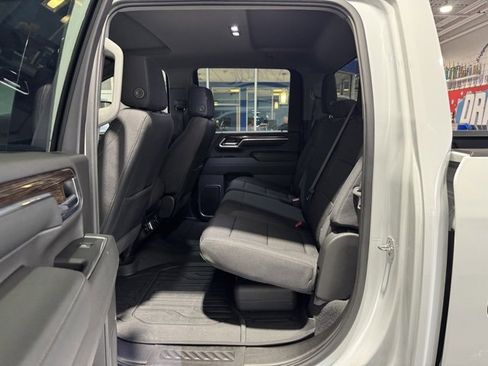 Used 2025 GMC Sierra 3500 SLE w/ SLE Value Package image 8