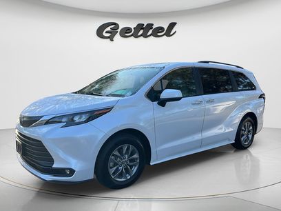 Certified 2025 Toyota Sienna XLE