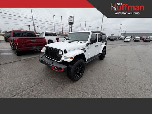 Used 2021 Jeep Wrangler Unlimited Sahara image 1