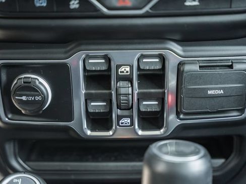 Used 2023 Jeep Wrangler Unlimited Sahara w/ Cold Weather Group AWD/4WD image 49