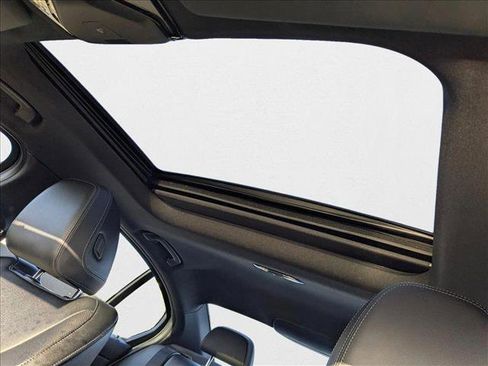 Certified 2024 BMW 330i Sedan w/ Convenience Package image 15