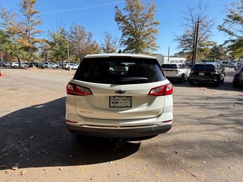 Used 2018 Chevrolet Equinox LT image 19