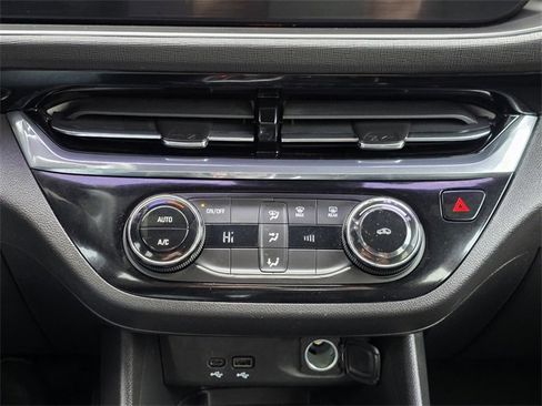 Used 2025 Buick Envista Sport Touring w/ Convenience II Package image 16