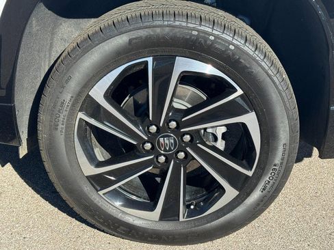 Used 2025 Buick Enclave Sport Touring image 27