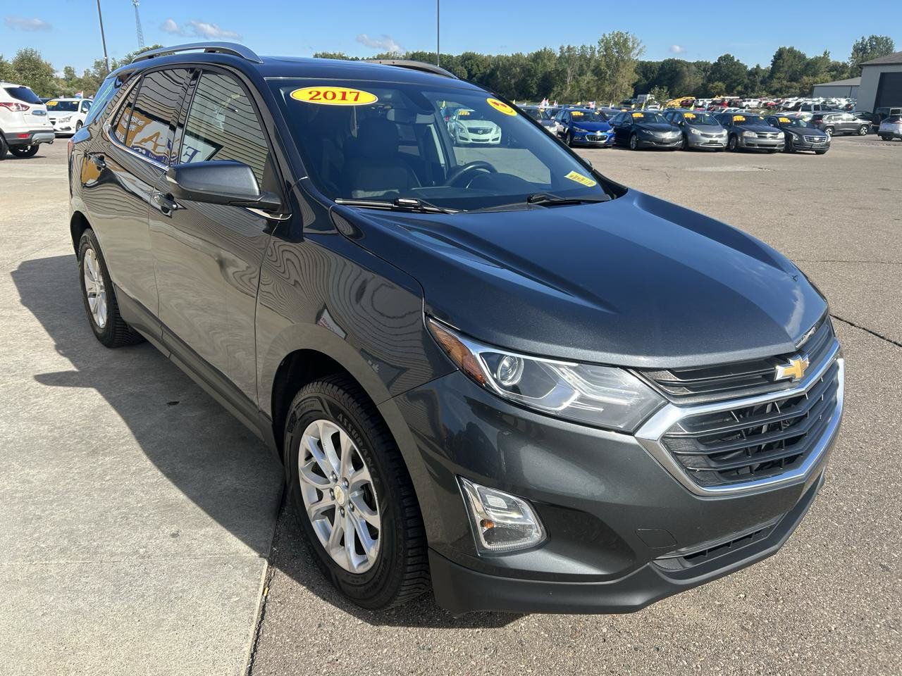 Used 2019 Chevrolet Equinox LT w/ Sun & Navigation Package AWD/4WD image 3
