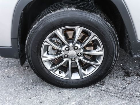 Used 2020 Jeep Cherokee Latitude Lux w/ Comfort/Convenience Group AWD/4WD image 15