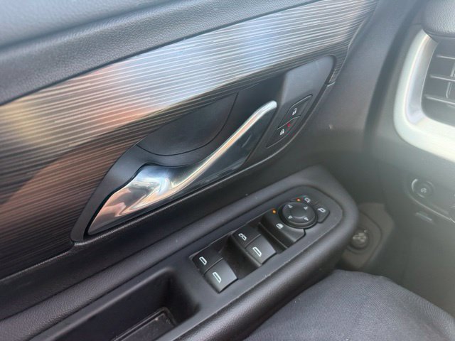 Used 2024 GMC Terrain SLE w/ Driver Convenience Package AWD/4WD image 14