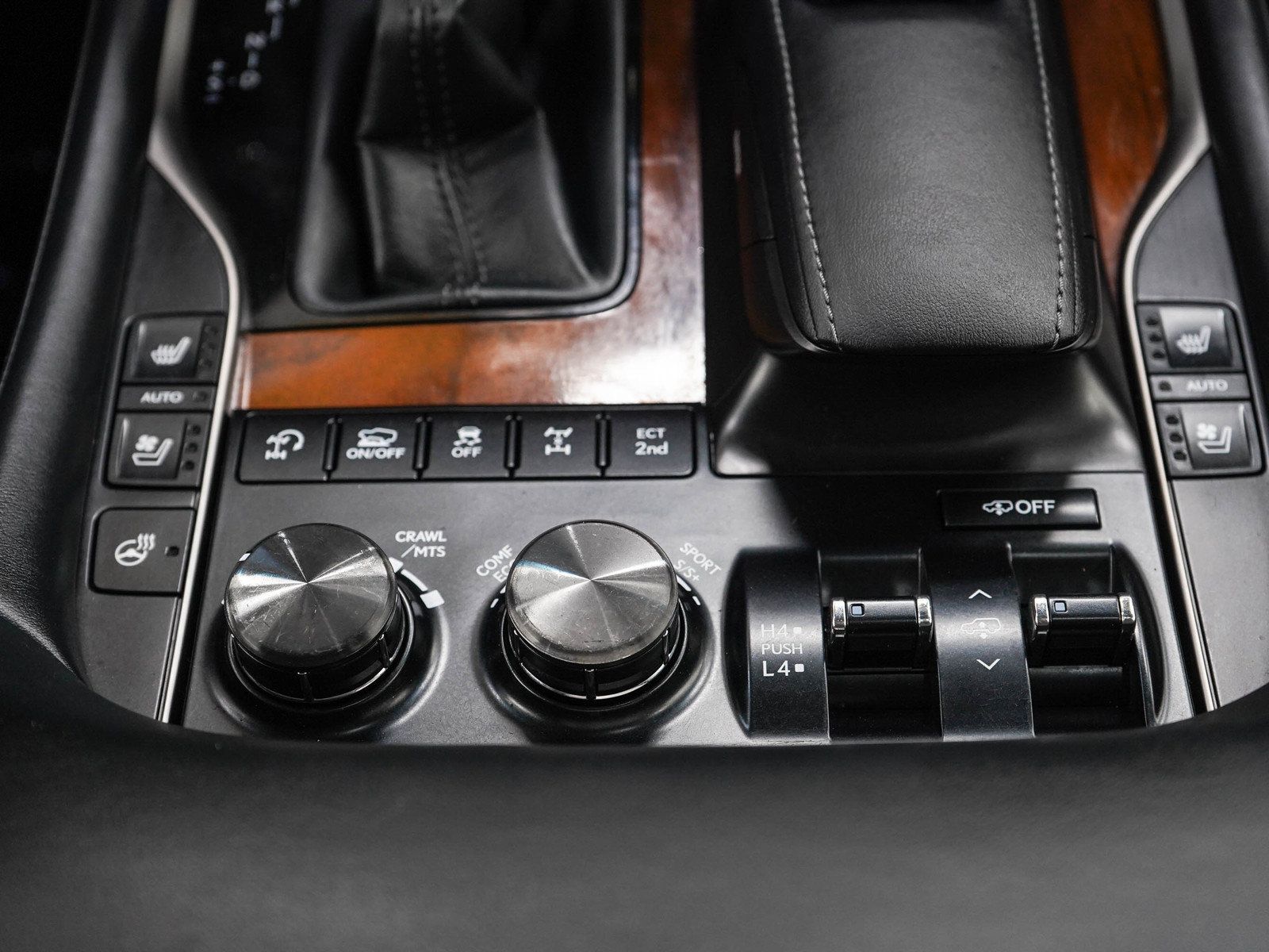 Used 2018 Lexus LX 570 4WD w/ Luxury Package image 24