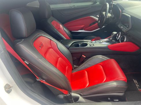 Used 2021 Chevrolet Camaro SS RWD image 16