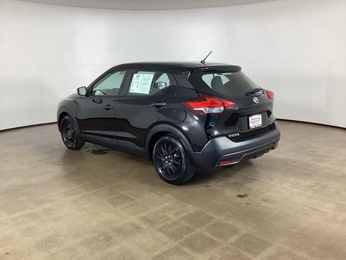 Used 2018 Nissan Kicks SV FWD image 14