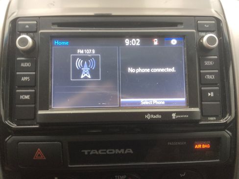 Used 2015 Toyota Tacoma PreRunner w/ SR5 Package image 25