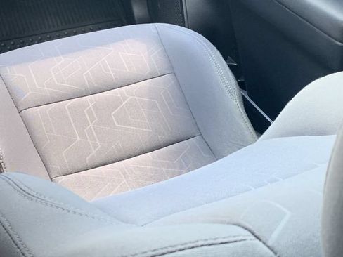 Used 2019 Toyota Tacoma TRD Sport AWD/4WD image 33