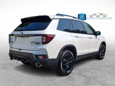 Certified 2024 Honda Passport Black Edition image 6