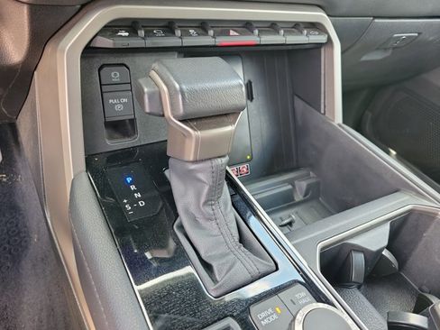 Used 2025 Toyota Tundra Limited AWD/4WD image 13