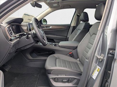 New 2025 Volkswagen Atlas SEL image 4