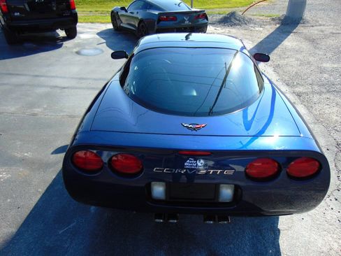 Used 2001 Chevrolet Corvette Coupe w/ Preferred Equipment Group1 RWD image 8