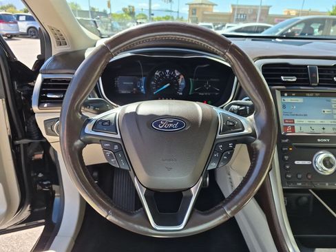 Used 2017 Ford Fusion Energi Titanium FWD image 19