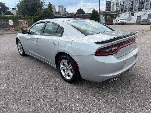 Used 2019 Dodge Charger SXT w/ Leather Interior Group RWD image 9