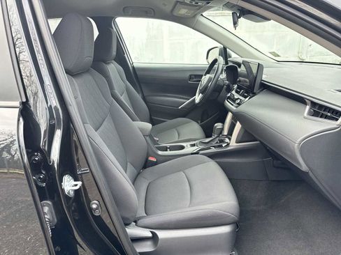 Used 2023 Toyota Corolla Cross LE image 15